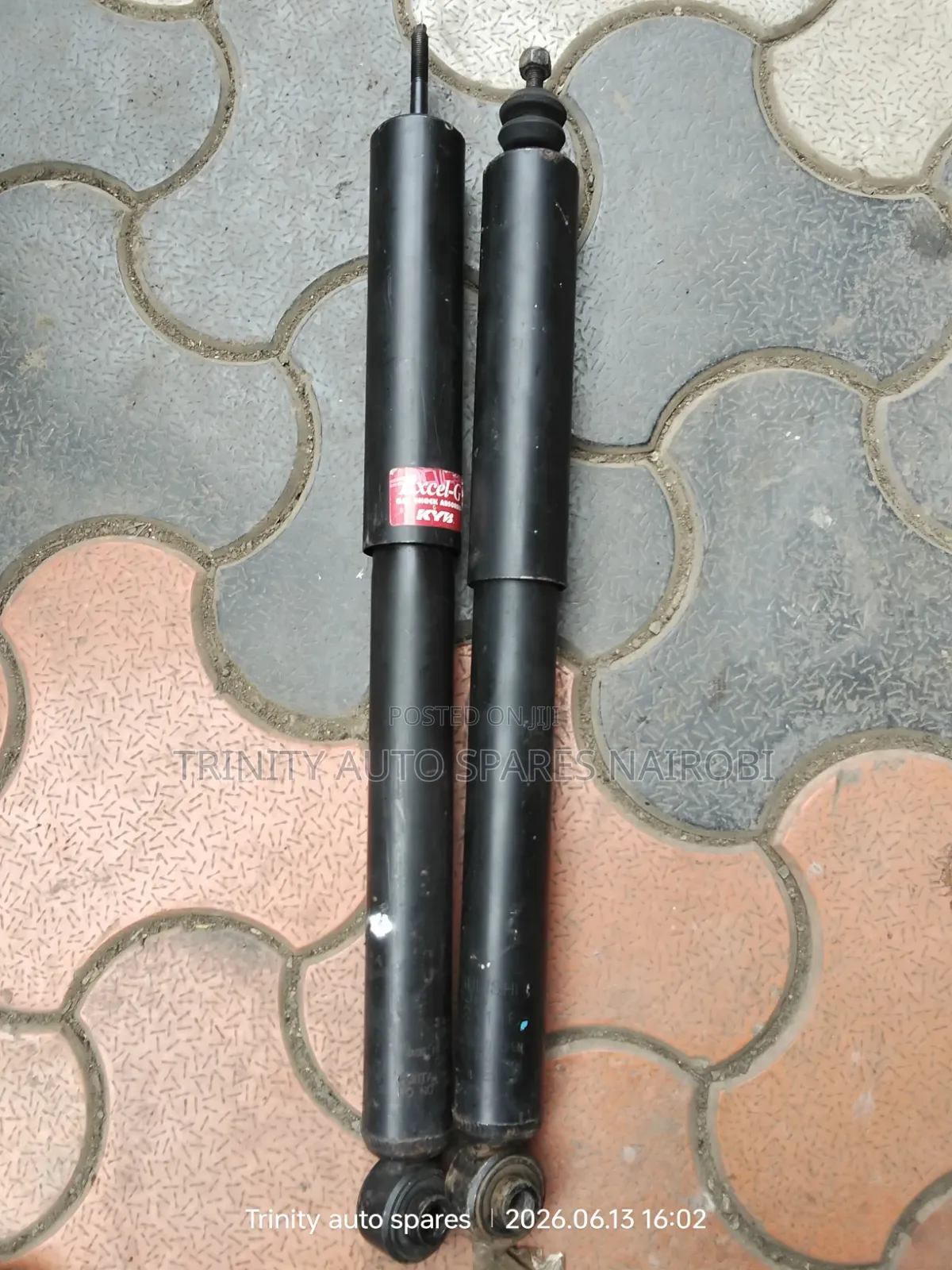 Original Kyb Ex Japan Mitsubishi Pajero Shogun Rear Shock Absorbers