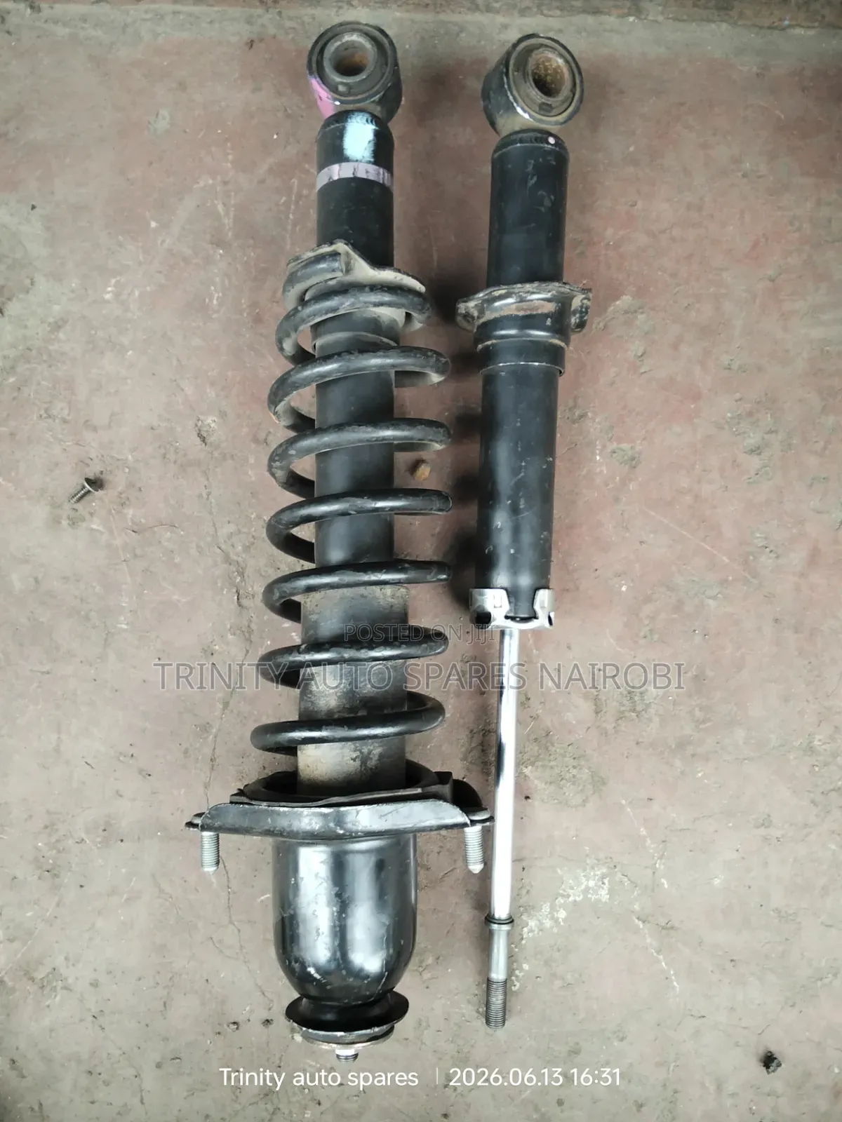 Original Kyb Ex Japan Toyota Sienta New Model 2wd Rear Shock Absorber
