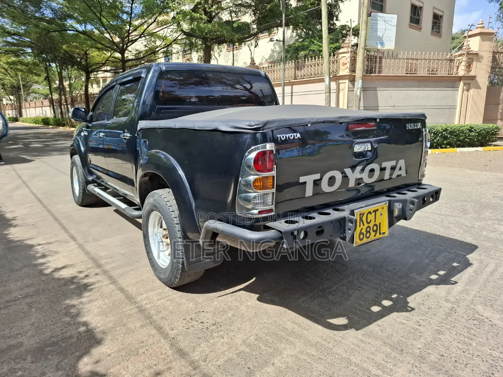 Toyota Hilux 2011 Black