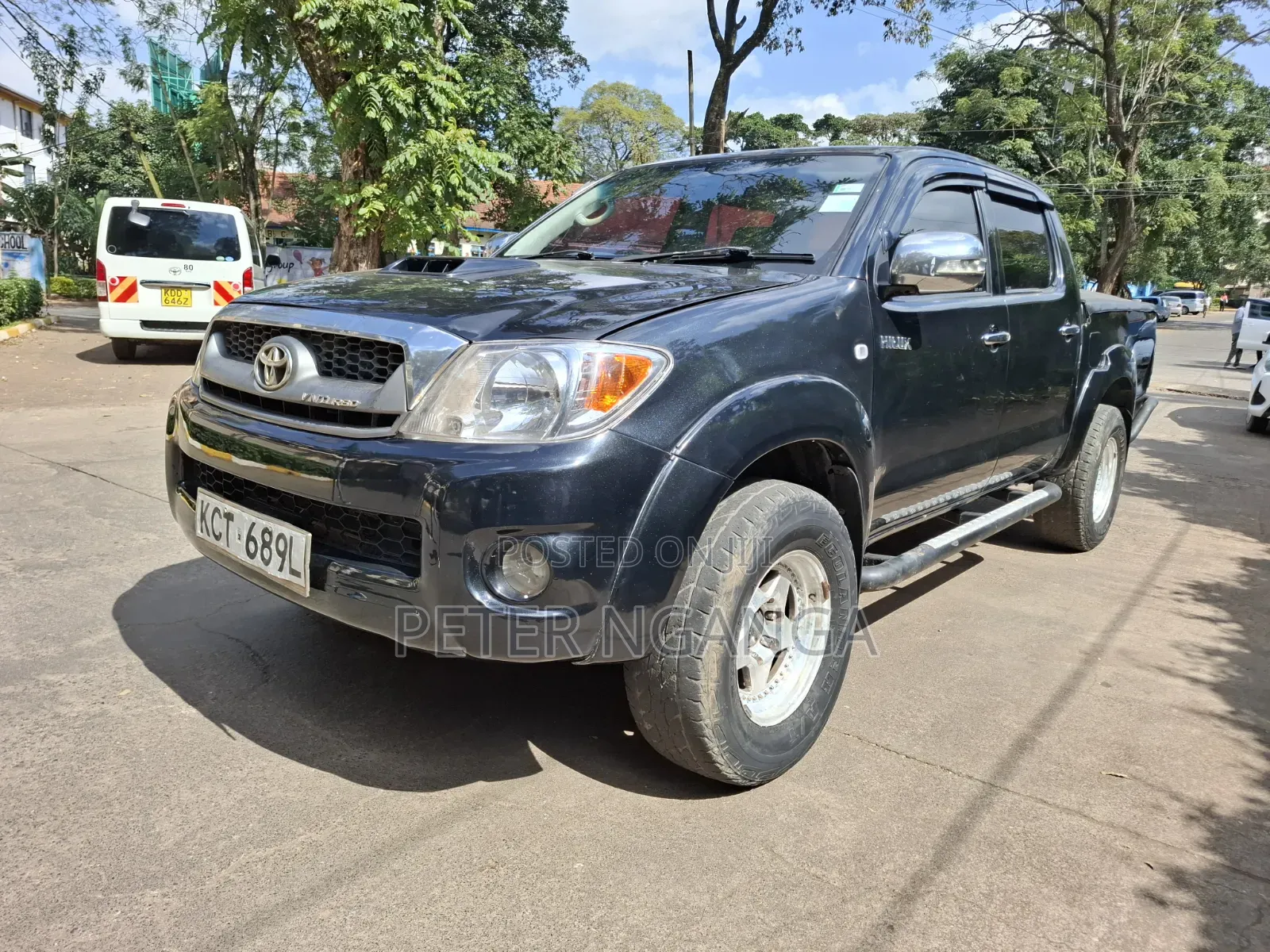 Toyota Hilux 2011 Black