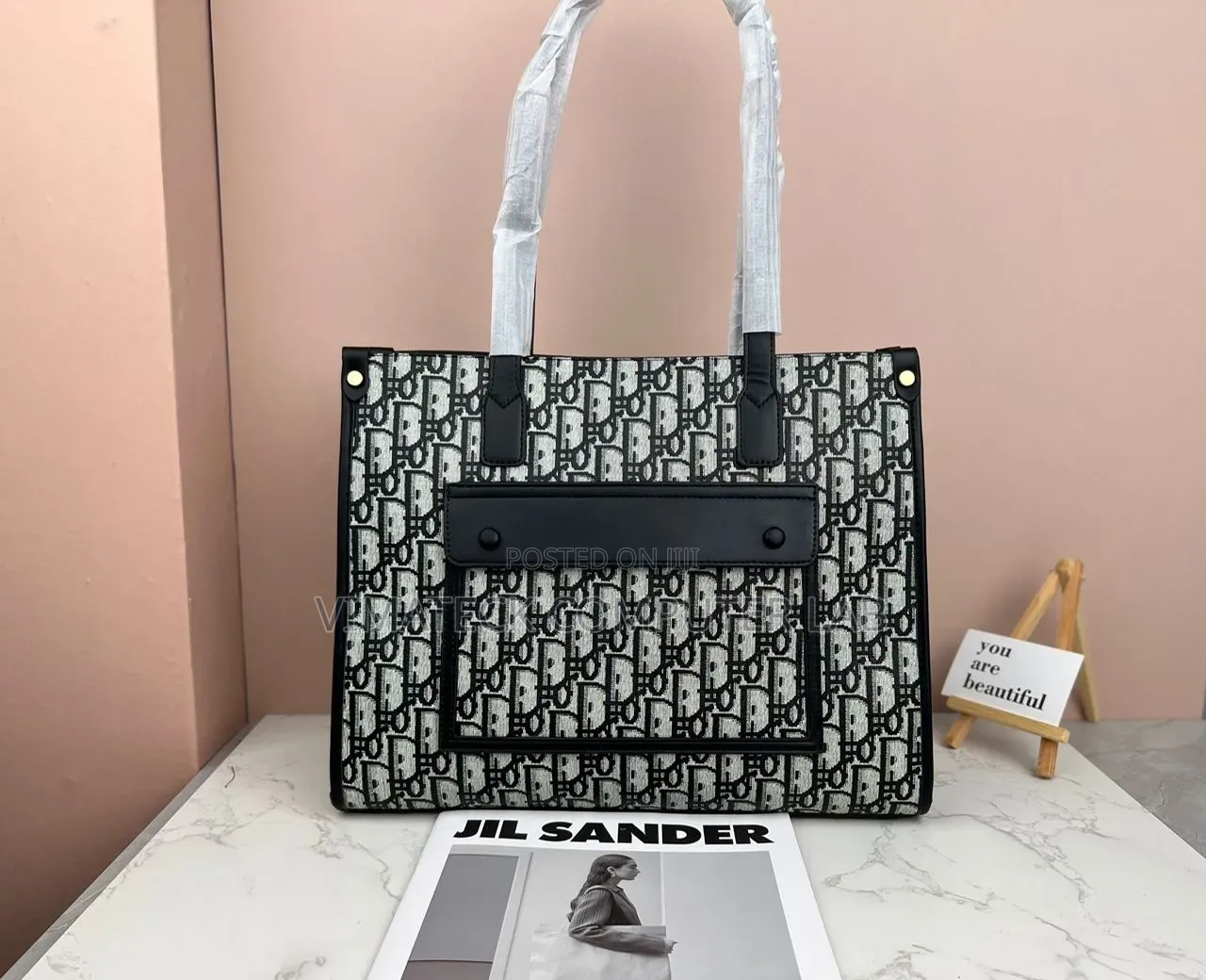 Classy Hand Bagd