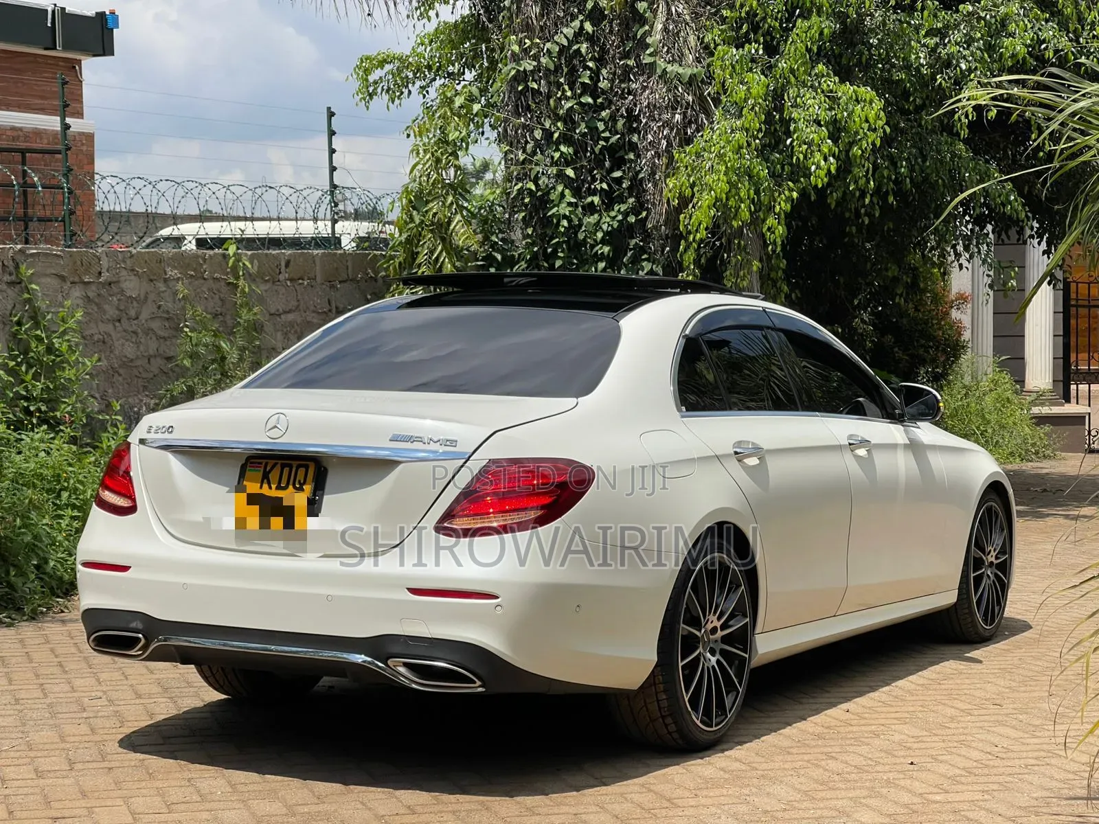 Mercedes-Benz E200 2017 Pearl