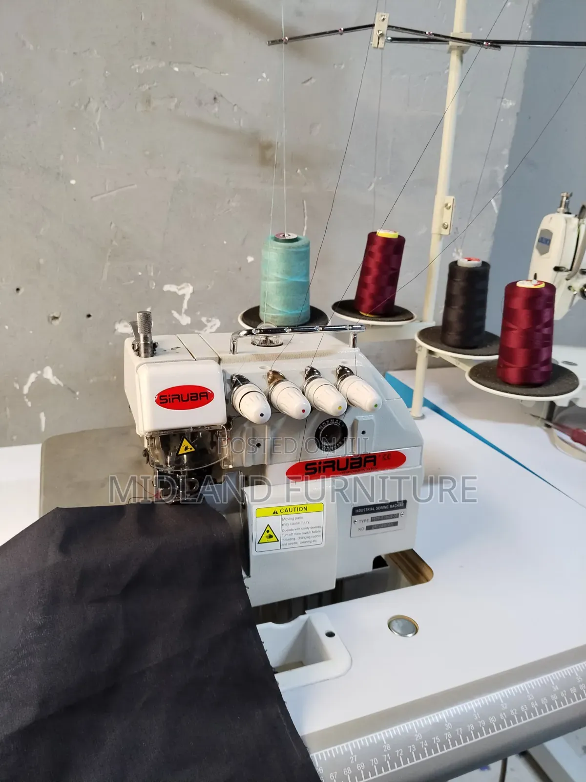 Sirubab/ Juki Overlock Sewing Machine