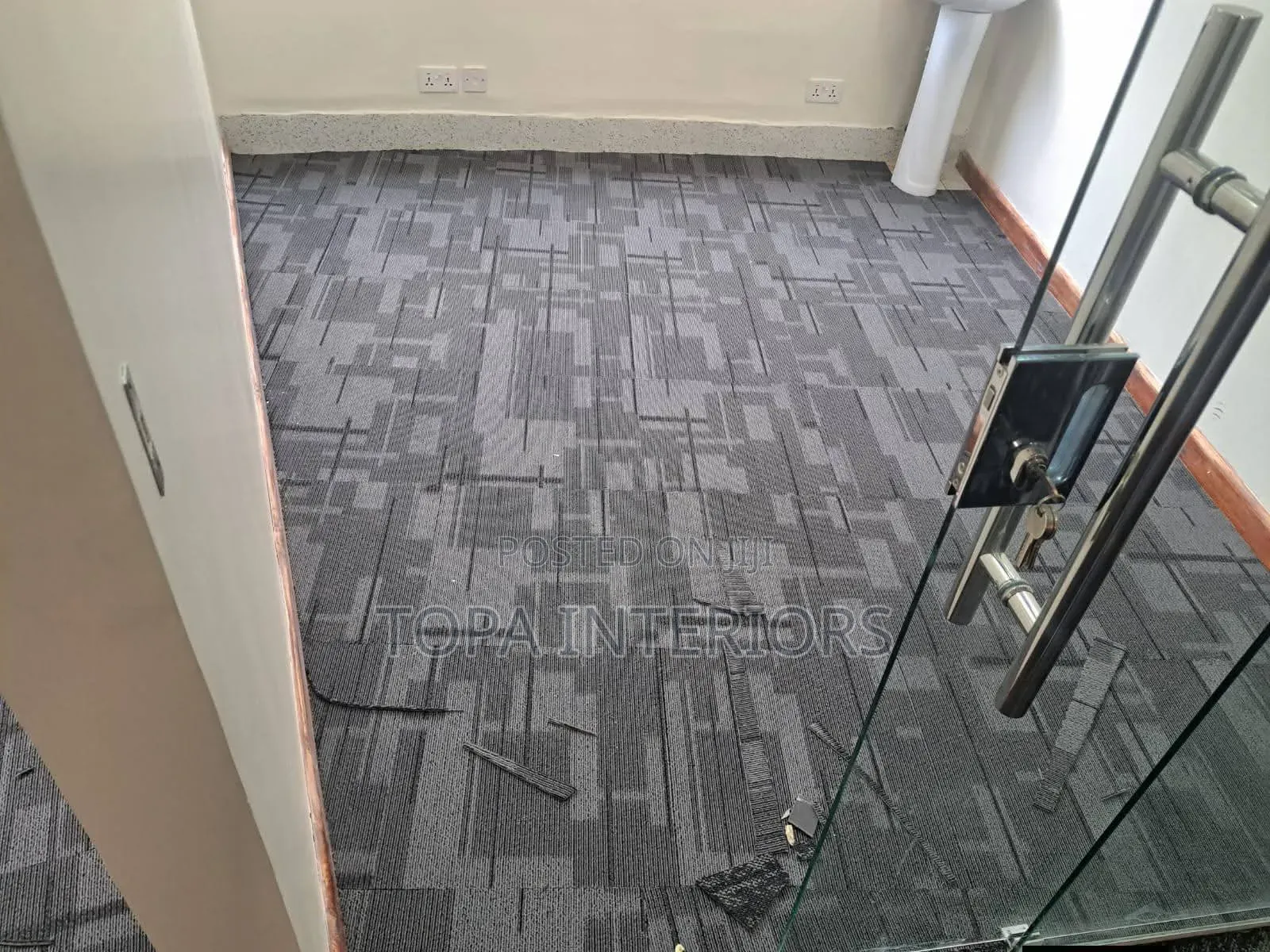 Office Floor Insulation Tile Carpets Installation