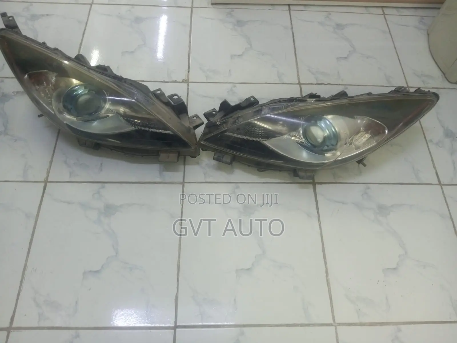 Mazda Axela 2009-2012 Xenon Headlights