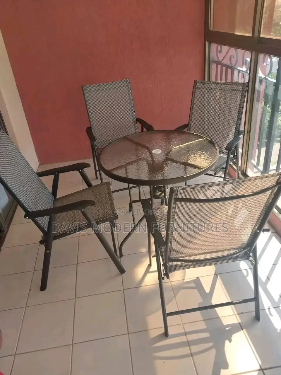 Round Top Glass Table With Chairs