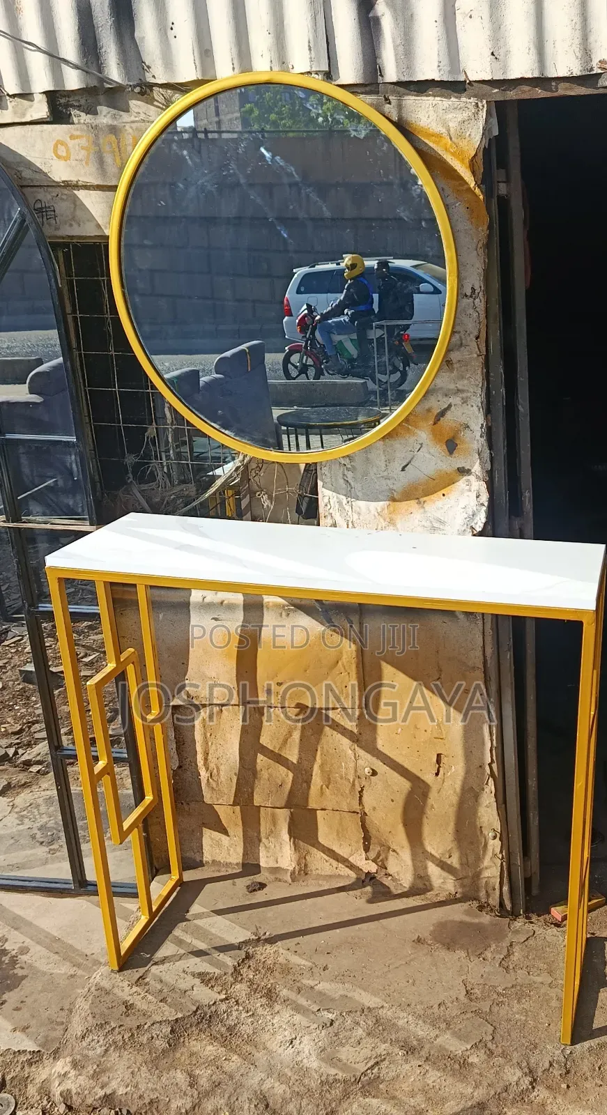 Console Table v Dressing Mirar