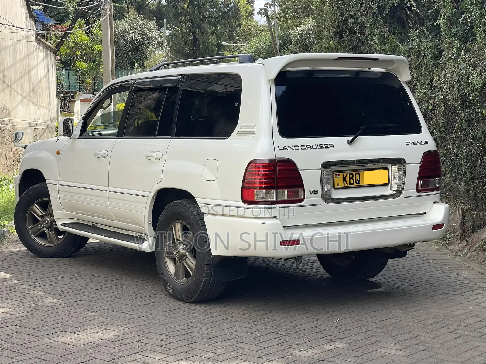 Toyota Land Cruiser 2005 White