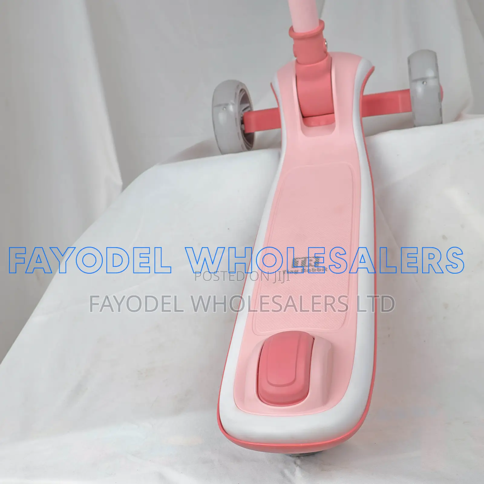 Adjustable Kids Scooter With Smooth Wheels