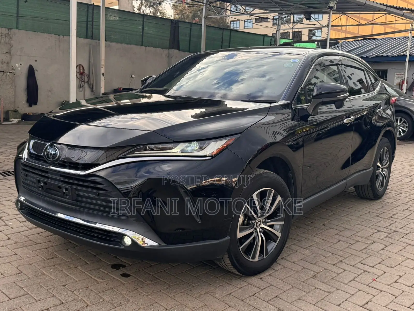 Toyota Harrier 2.0 2020 Black