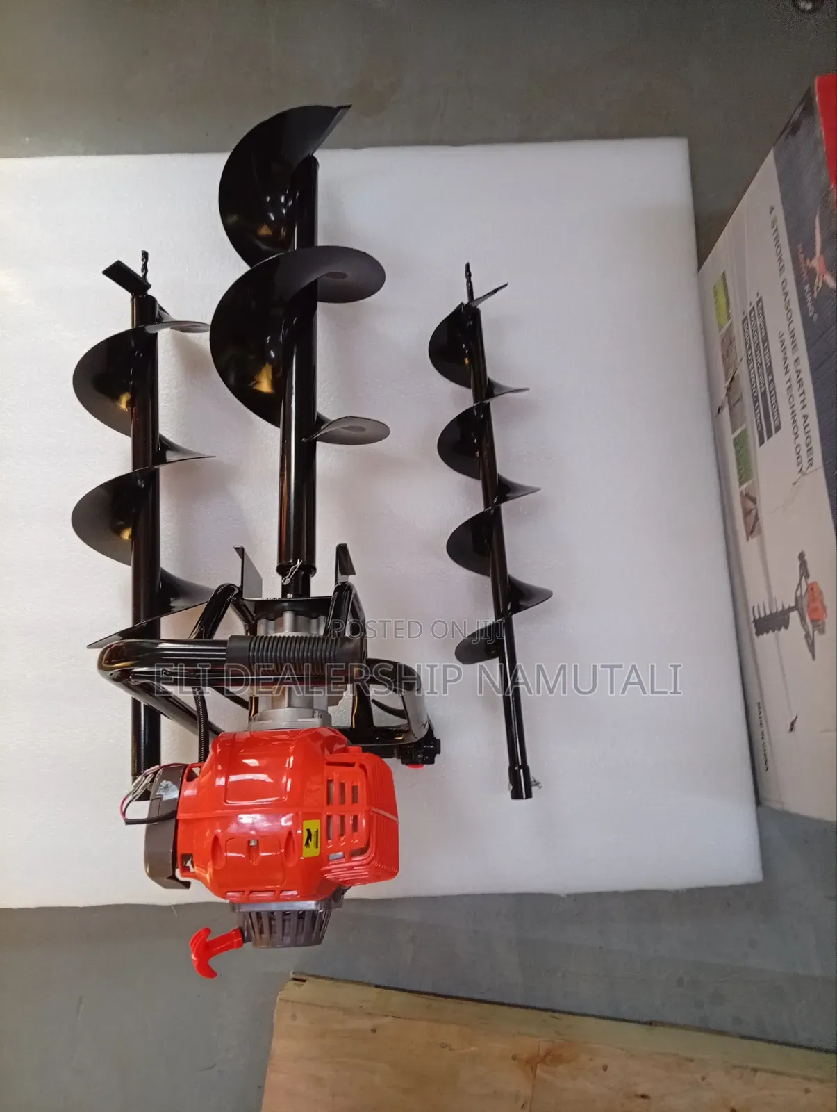 Heavy-Duty Hawk King 4-Stroke Petrol Earth Auger With 3 Auger Bits