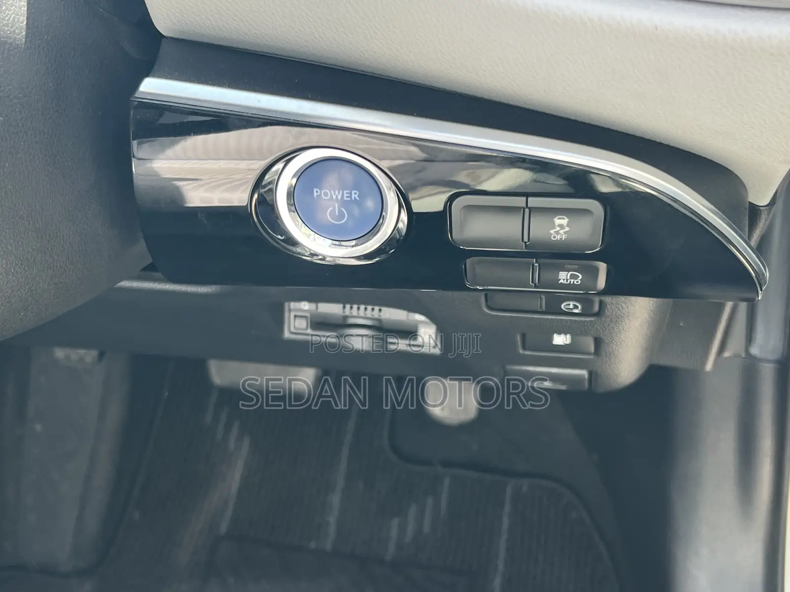 Toyota Prius 2019 White