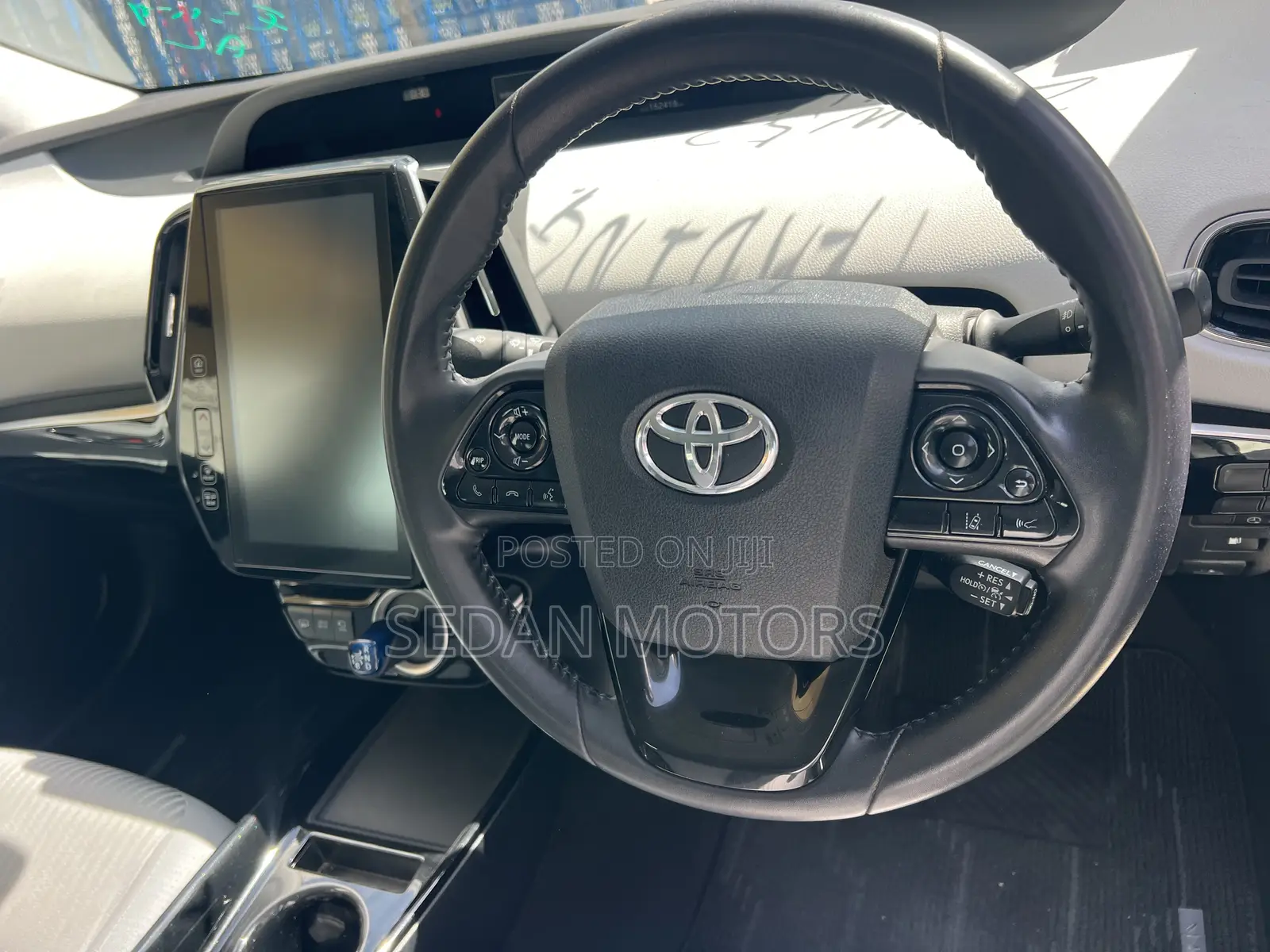 Toyota Prius 2019 White