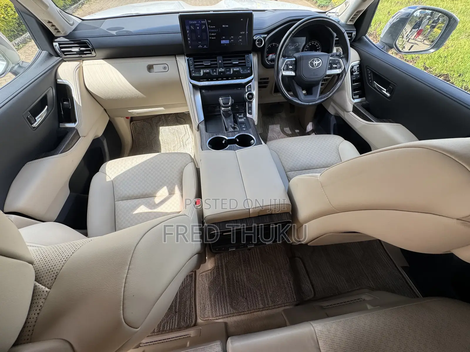 Toyota Land Cruiser LC300 2023 White