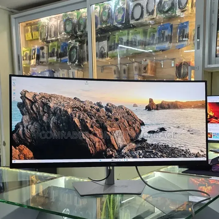 Dell 34 Inches Curved 3440 by 1440