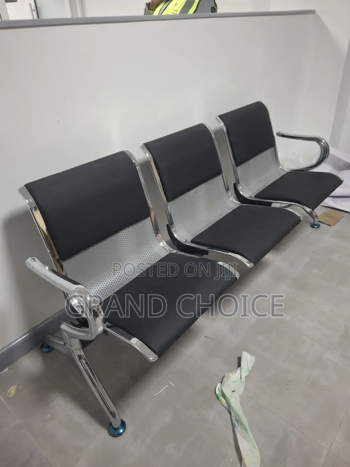 3 People Waiting Office Chair