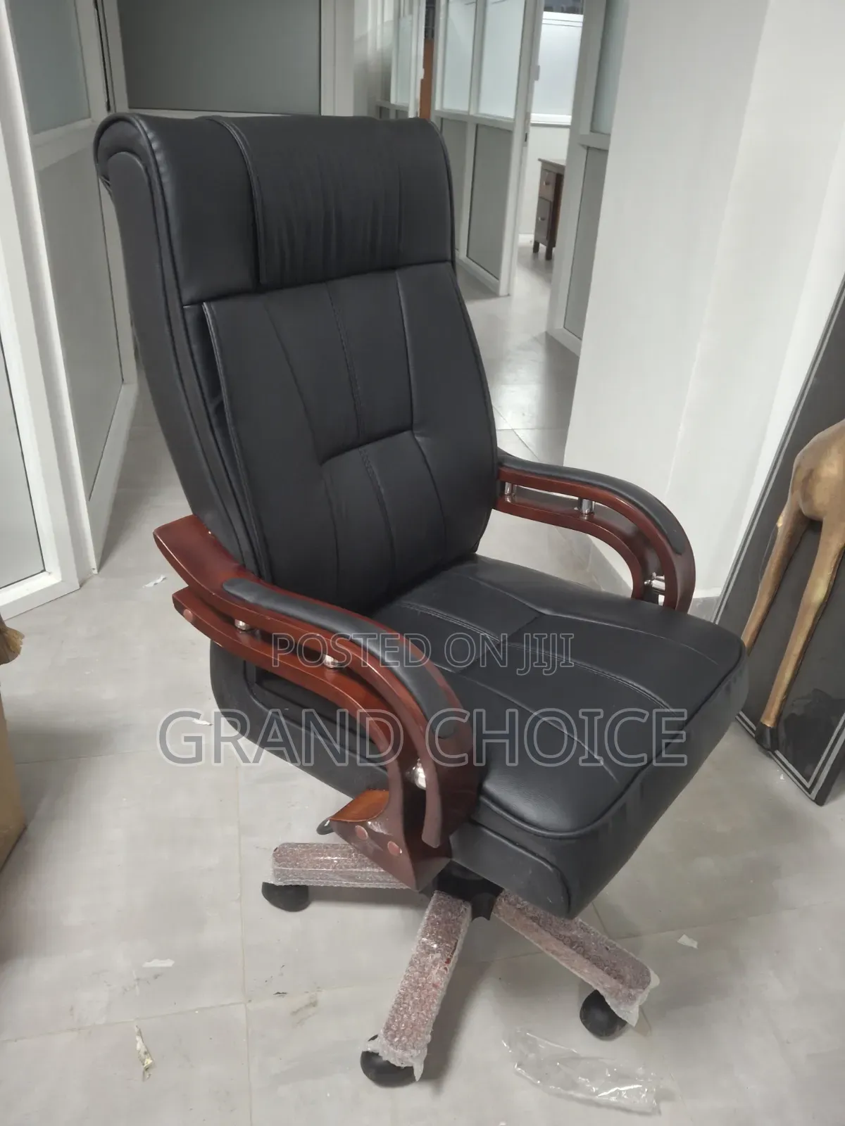 Office Executive Chair With Swivel