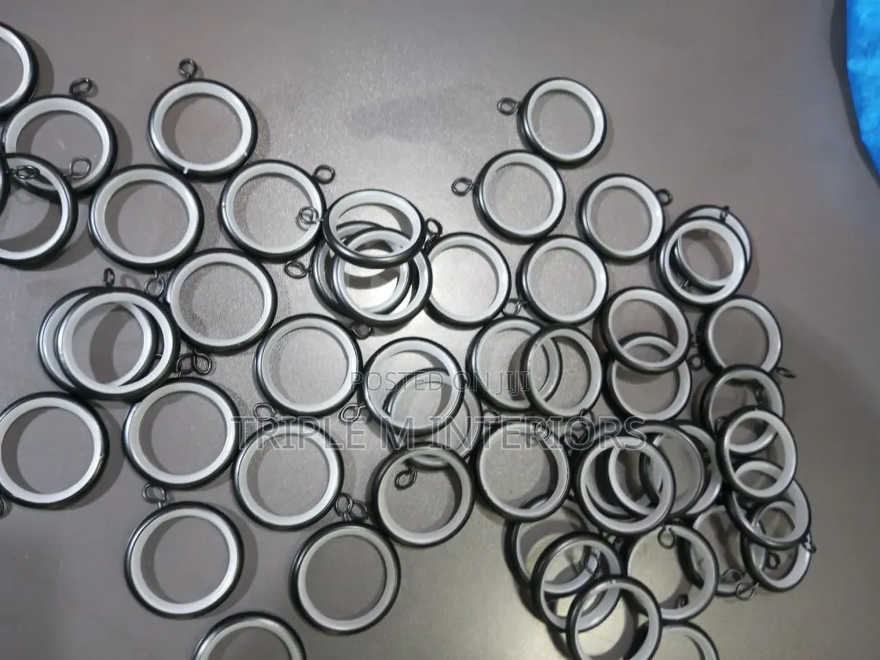 Slide Silently: Noise-Free Lined Drapery Rings for Smooth Gliding.