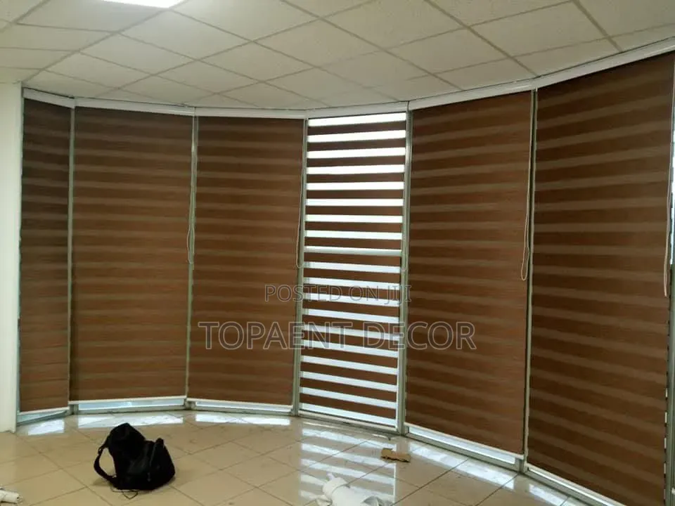Let's Blinds Take Center Stage Horizontal Office Blinds