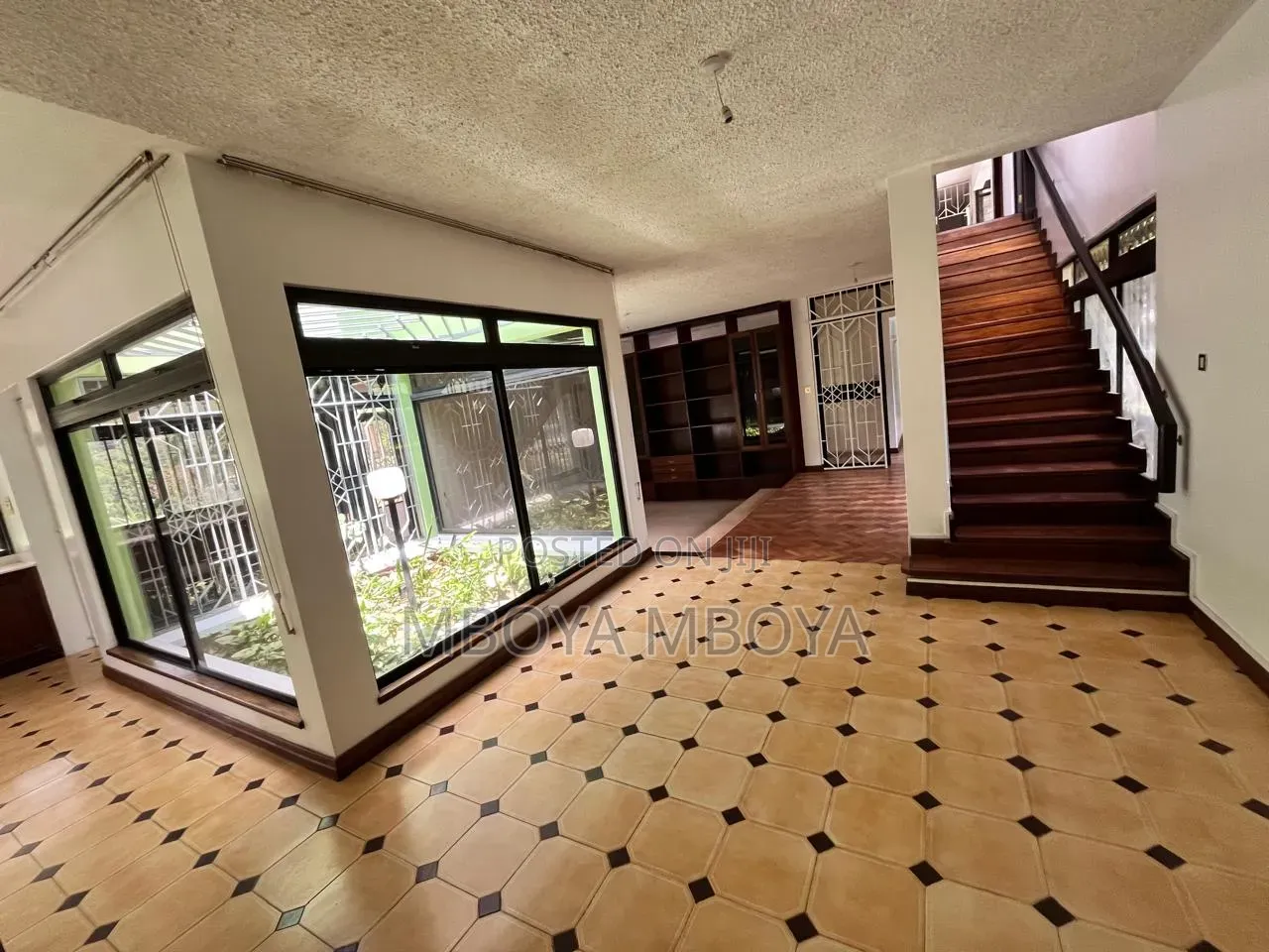5bdrm House in Muthaiga for rent