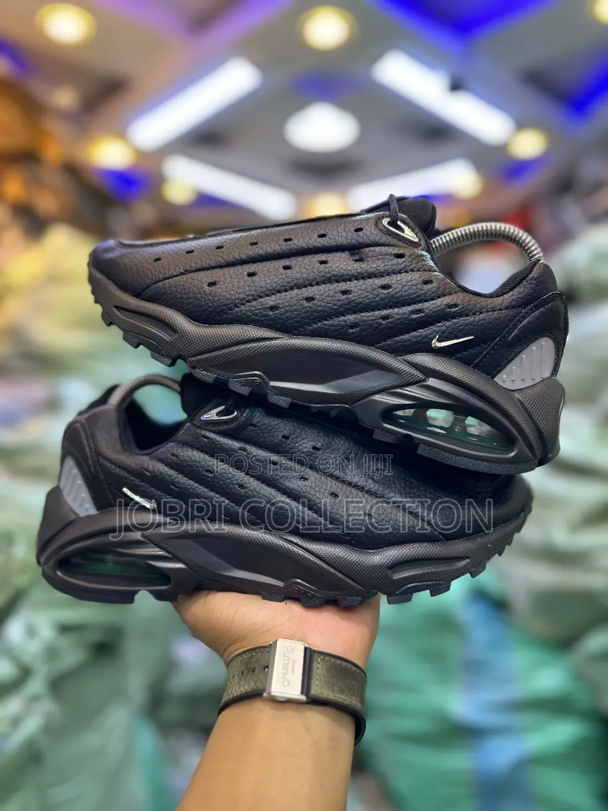 Nike X Drake Nocta “Hot Step Black “
Sneakers
