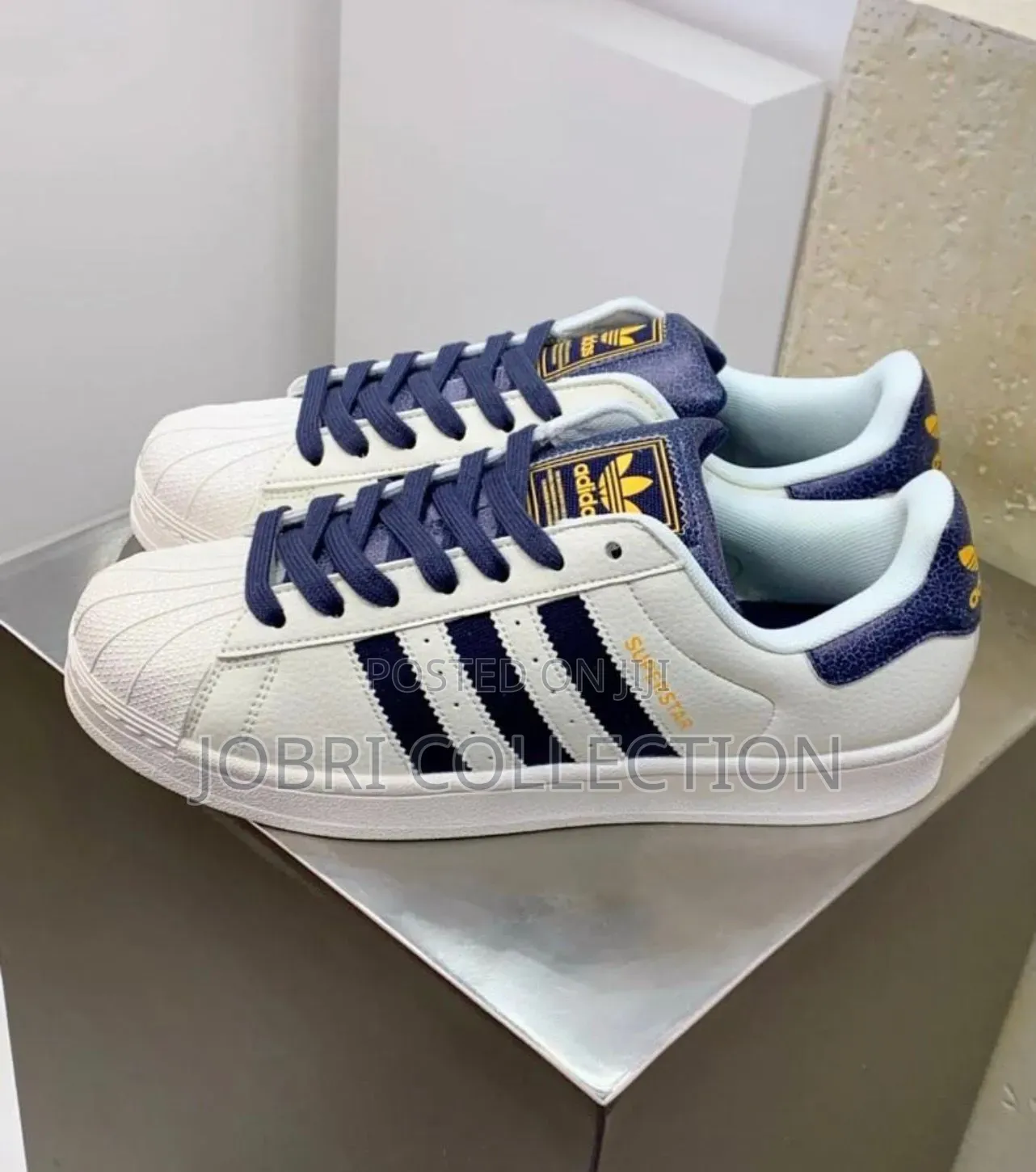 Adidas Superstar “ White Navy “
Sneakers