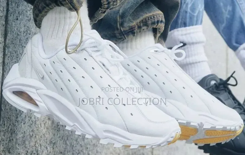 Nike X Drake Nocta “Hot Step White “
Sneakers