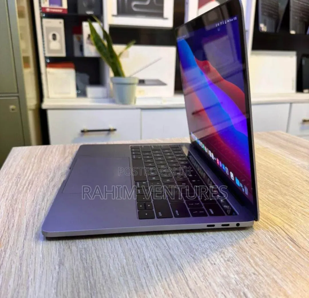 Laptop Apple MacBook Pro 2020 M1 16GB Intel Core i7 SSD 256GB