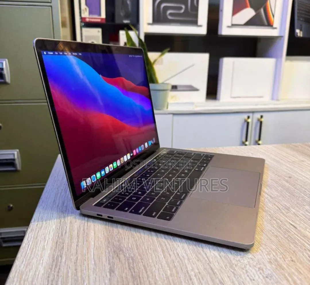 Laptop Apple MacBook Pro 2020 M1 16GB Intel Core i7 SSD 256GB