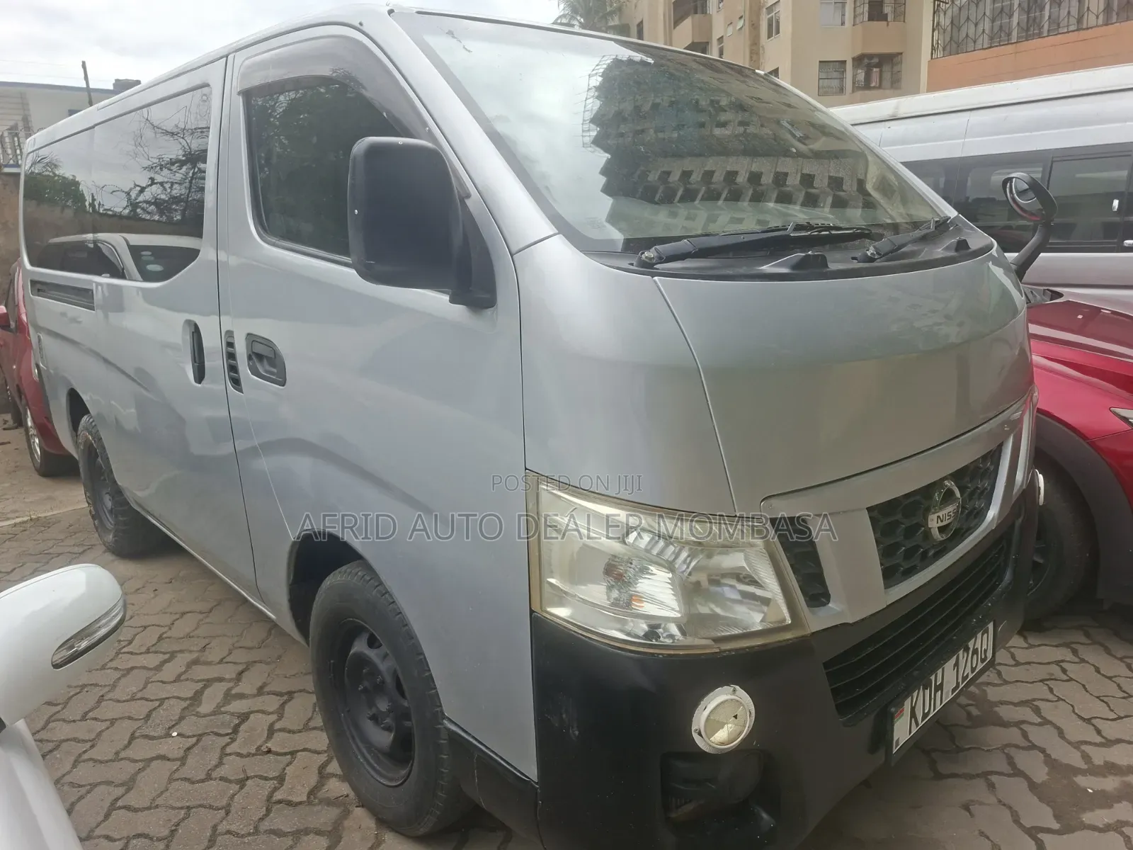 Nissan Caravan (Urvan) 2015 Silver
