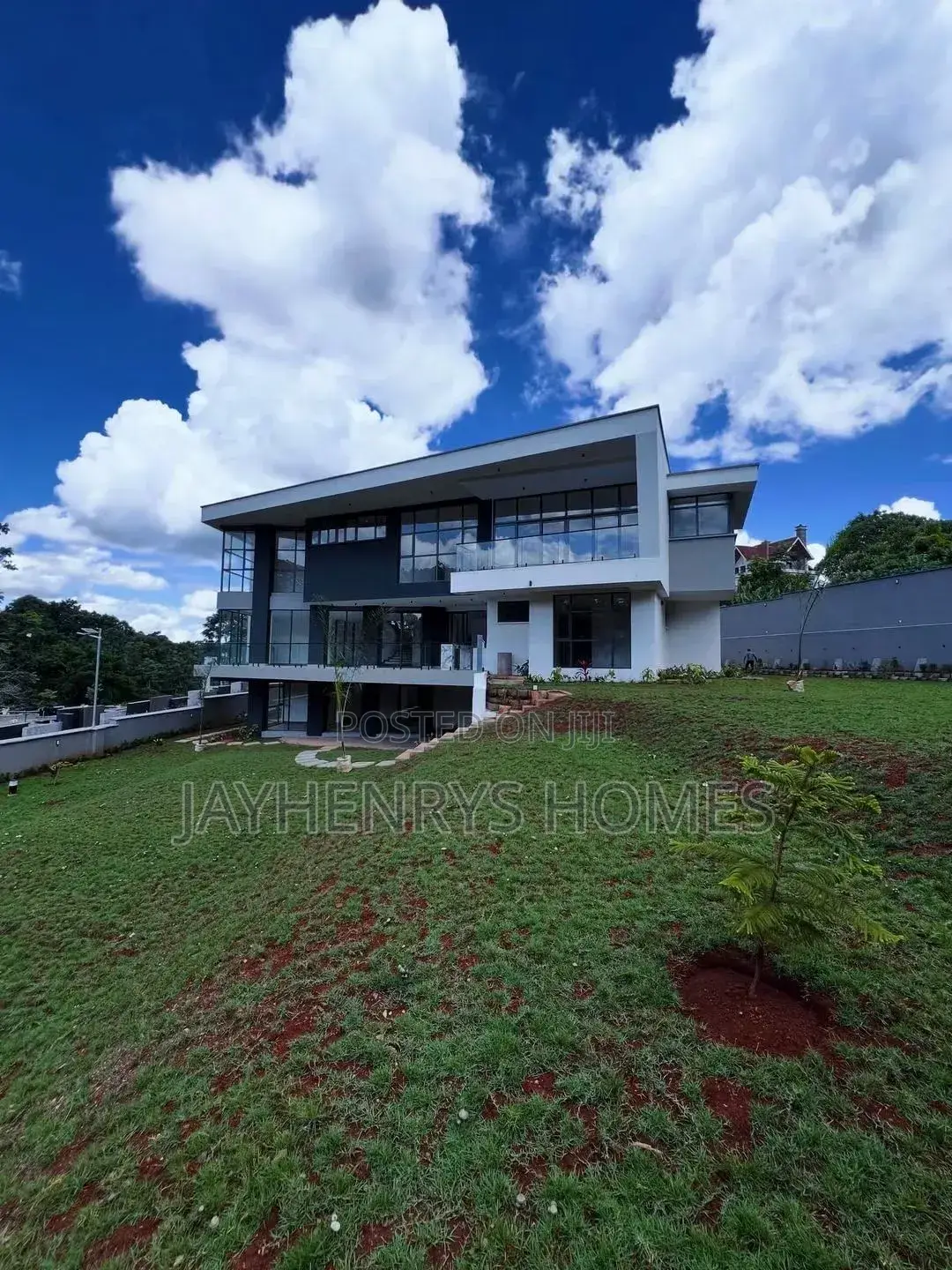5bdrm House in Nyari for sale