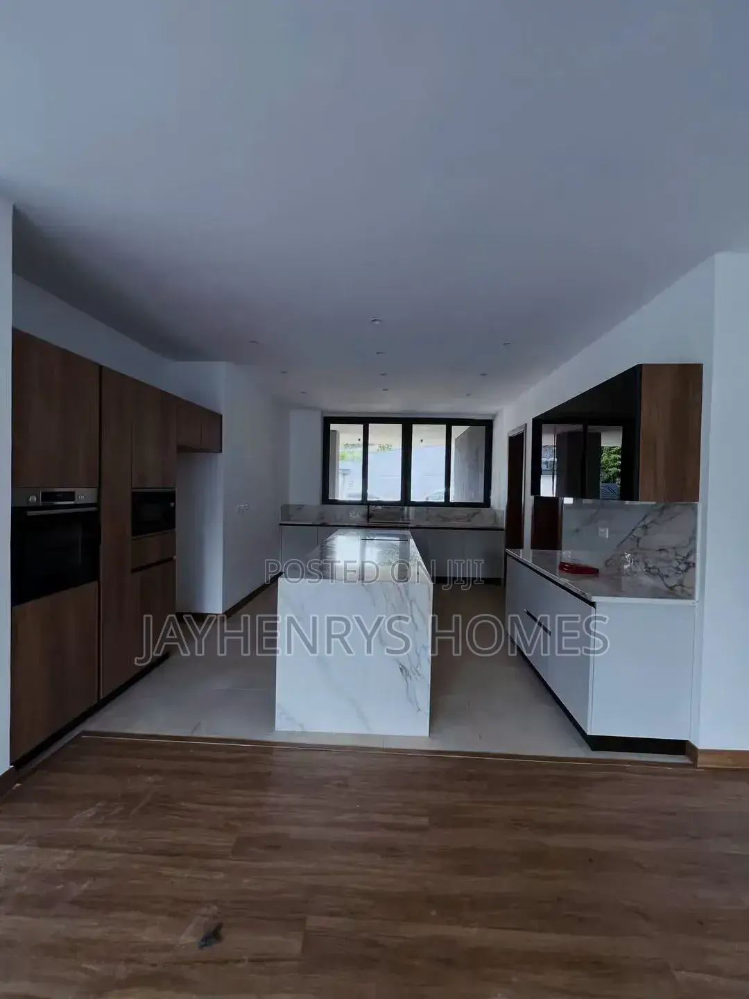 5bdrm House in Nyari for sale