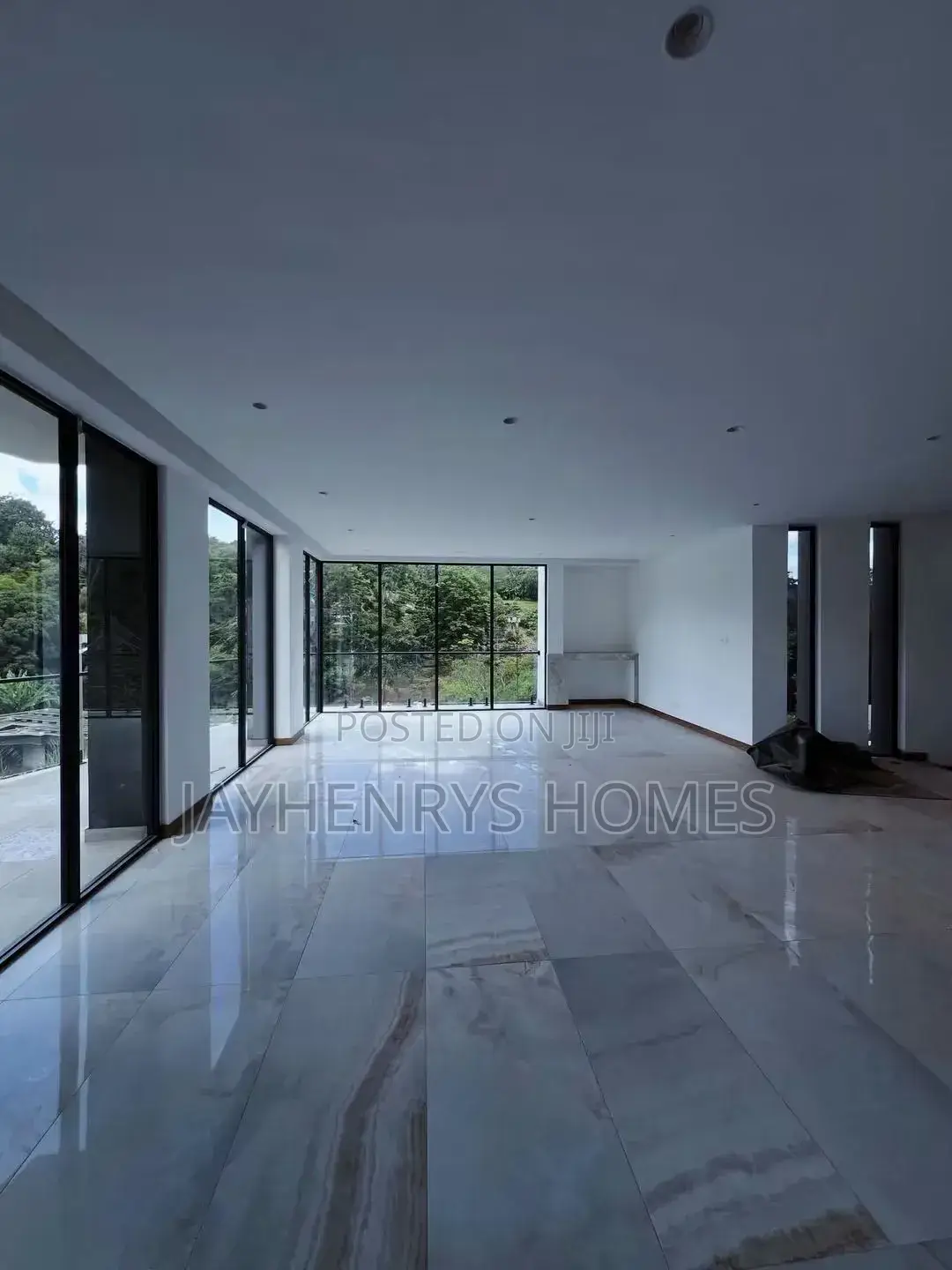5bdrm House in Nyari for sale
