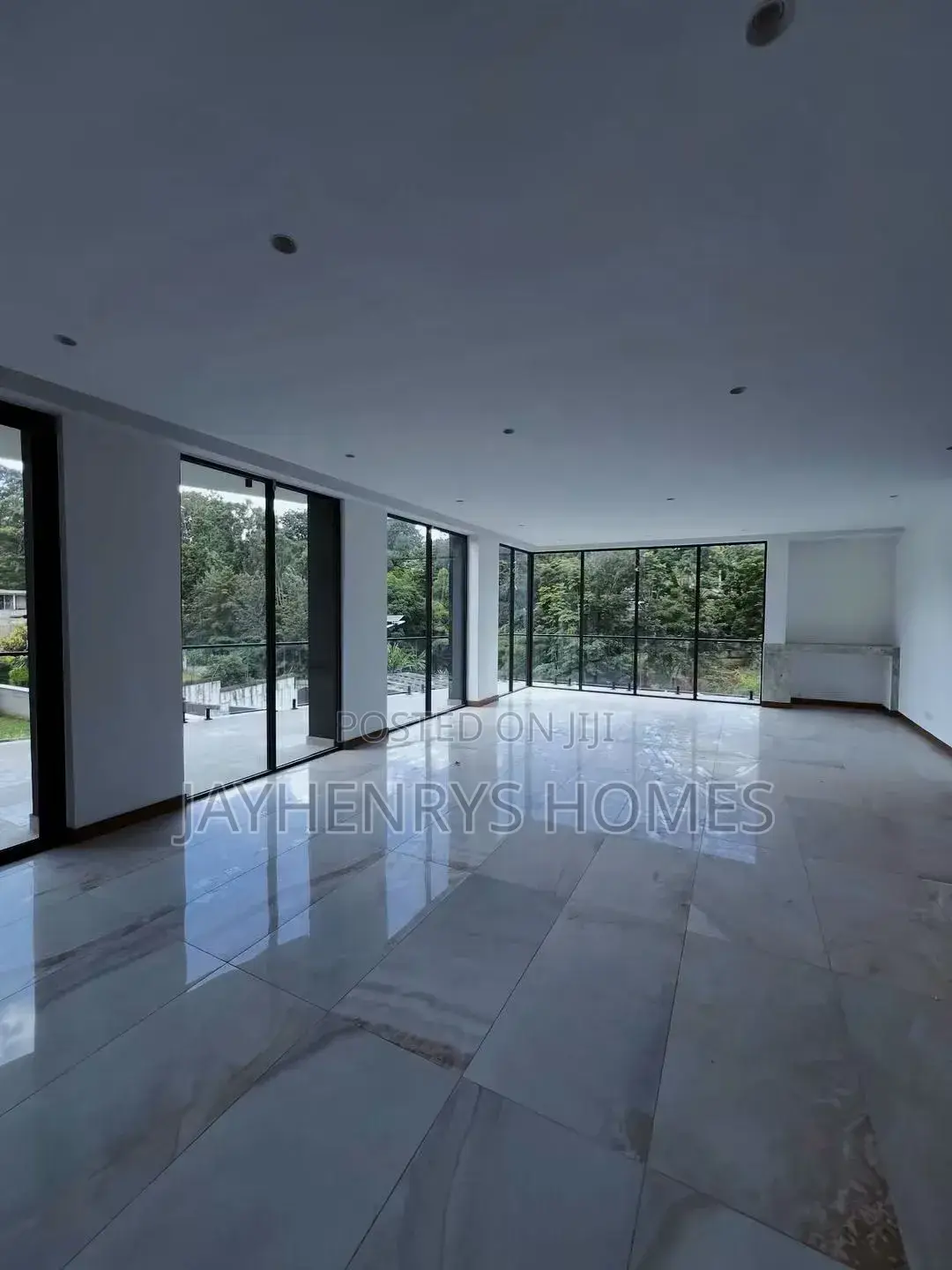 5bdrm House in Nyari for sale