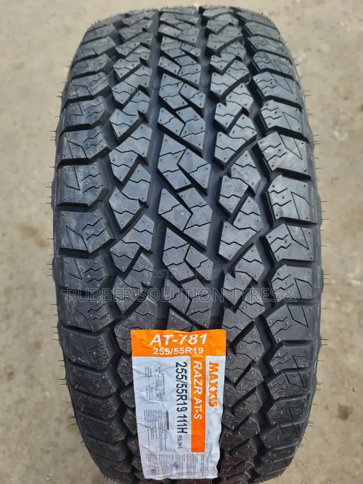 255 /55 R19 Maxxis Tyres 111h Razr a/T-781 All-Terrain