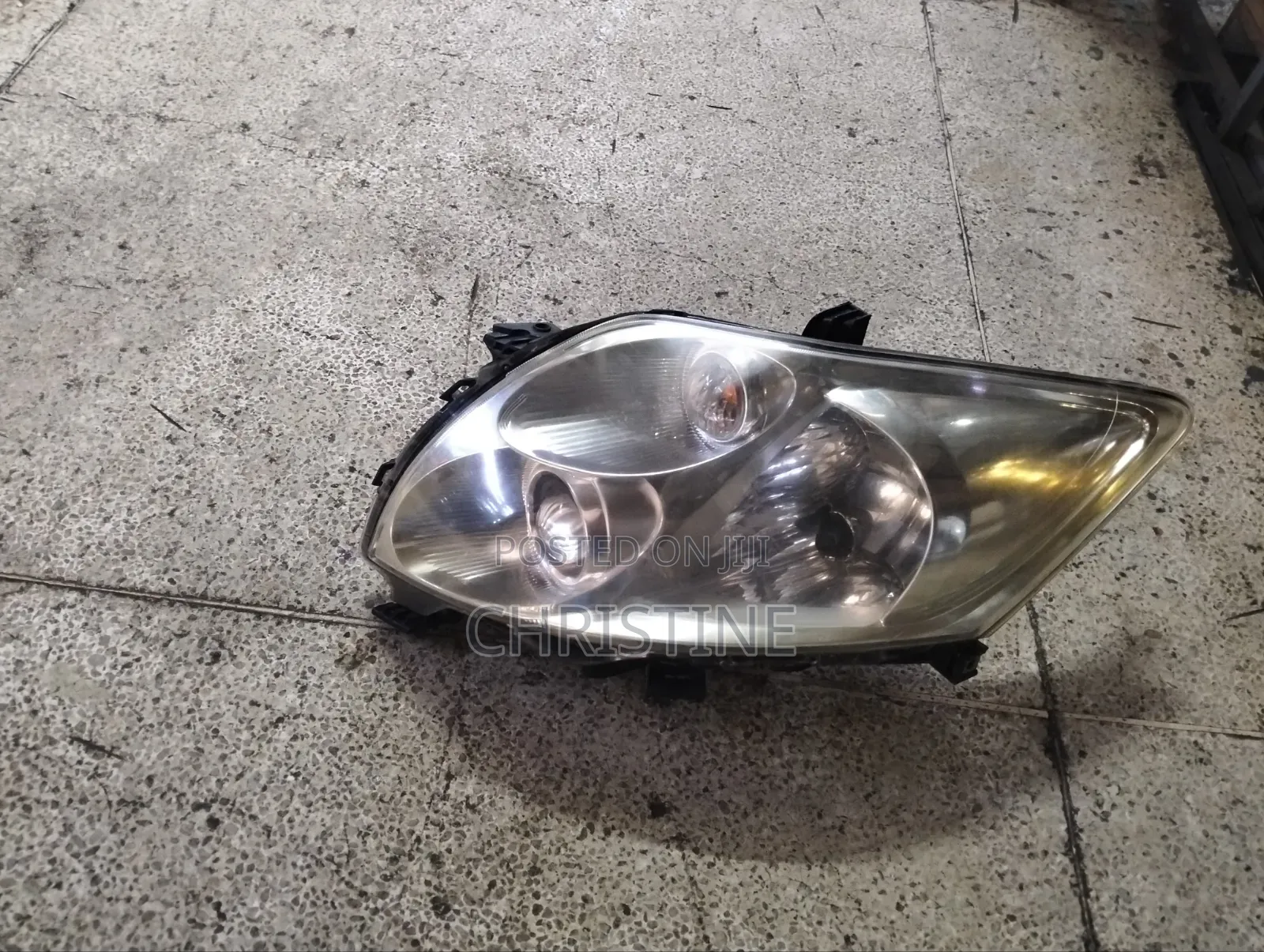 Toyota Auris Headlight Left Non Xenon