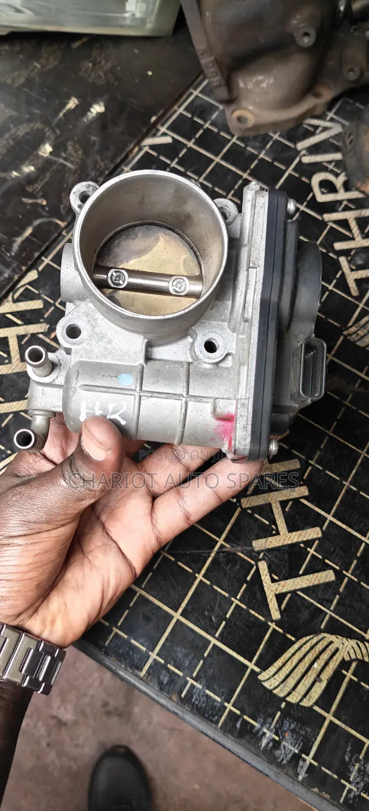 Hr16 Throttle Body for Nissan Wingroad