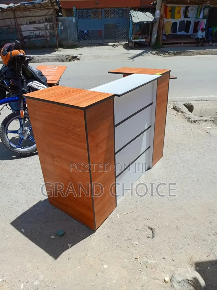 Executive 1.2 Reception Desk