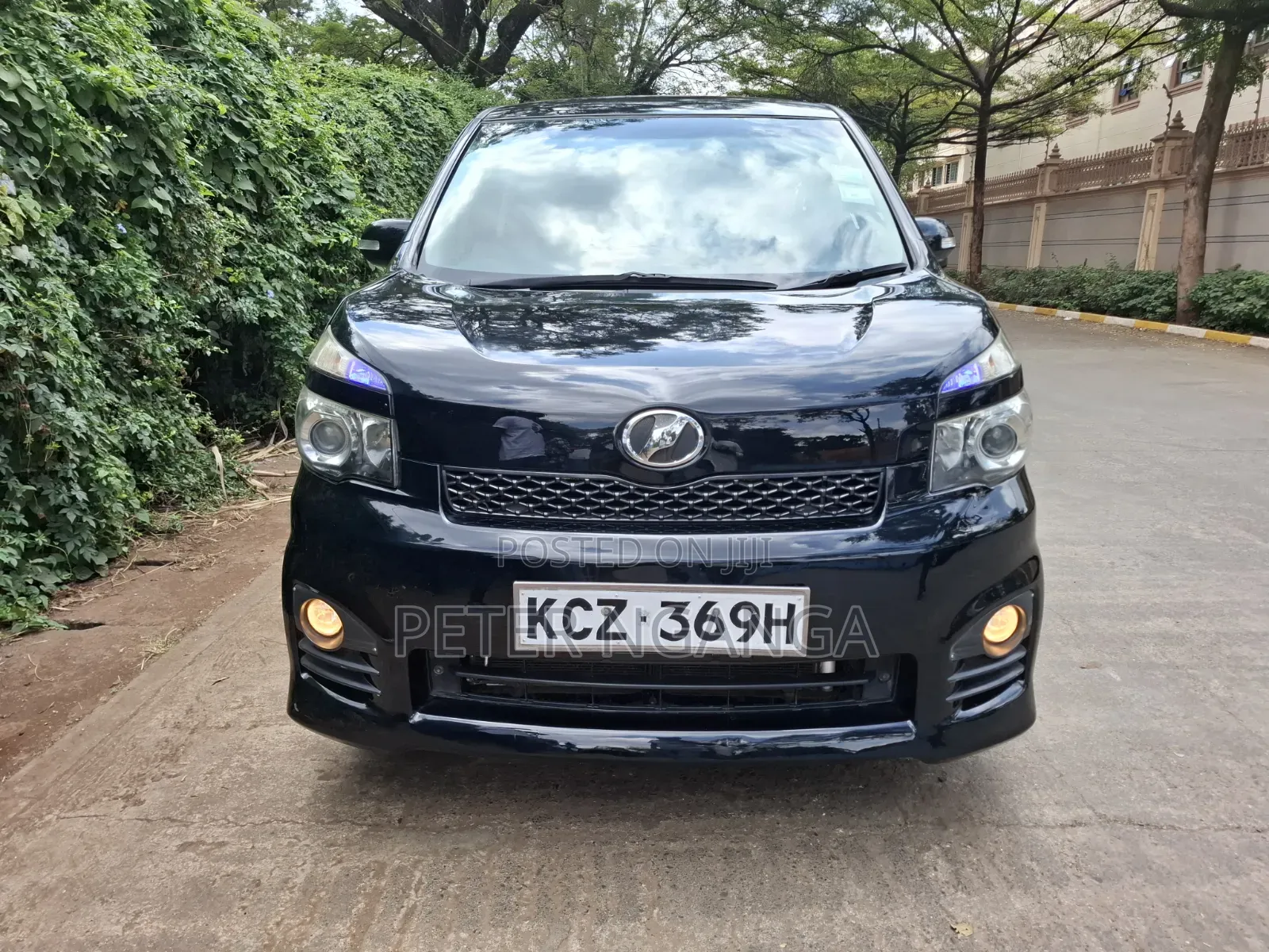 Toyota Voxy 2013 Black