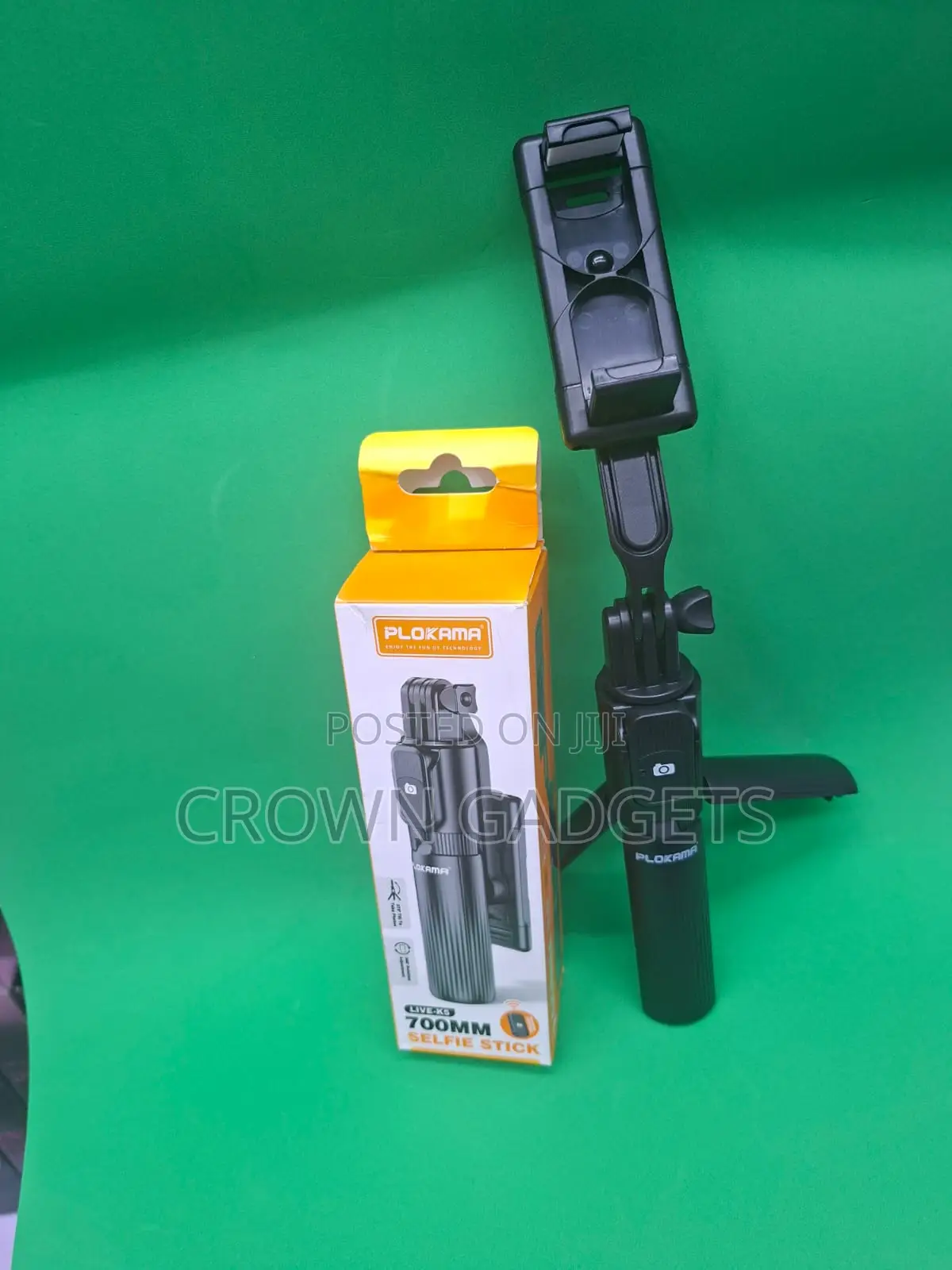 Plokama Live- 3 in 1 Selfie Stick With Tripod and Light