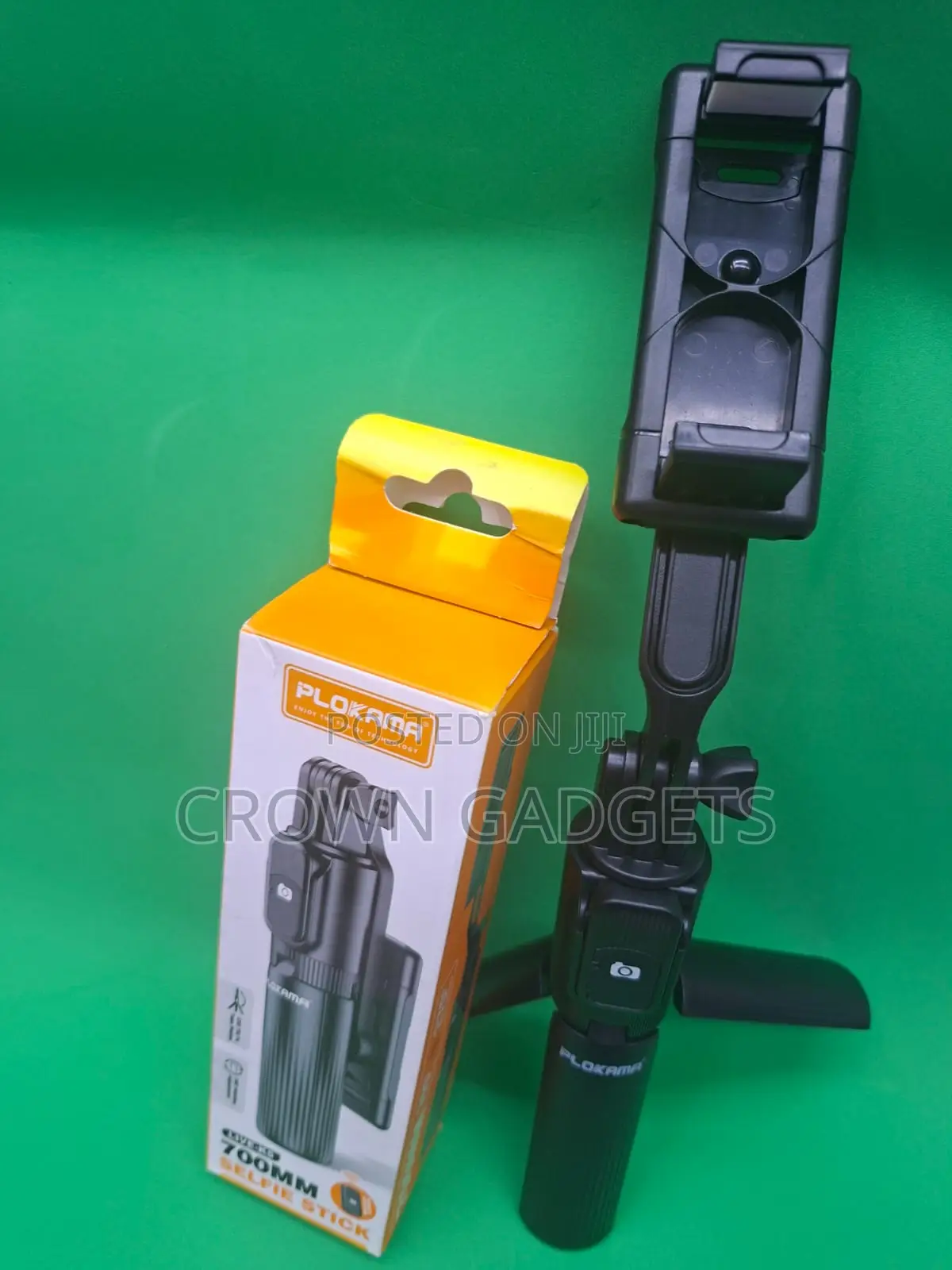 Plokama Live- 3 in 1 Selfie Stick With Tripod and Light