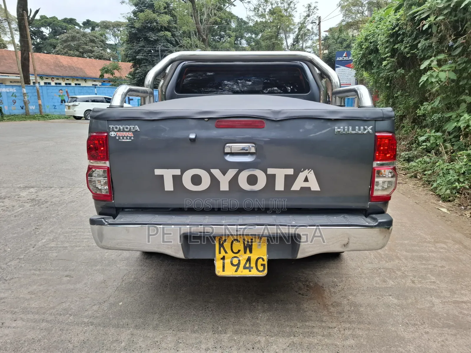 Toyota Hilux 2012 Gray