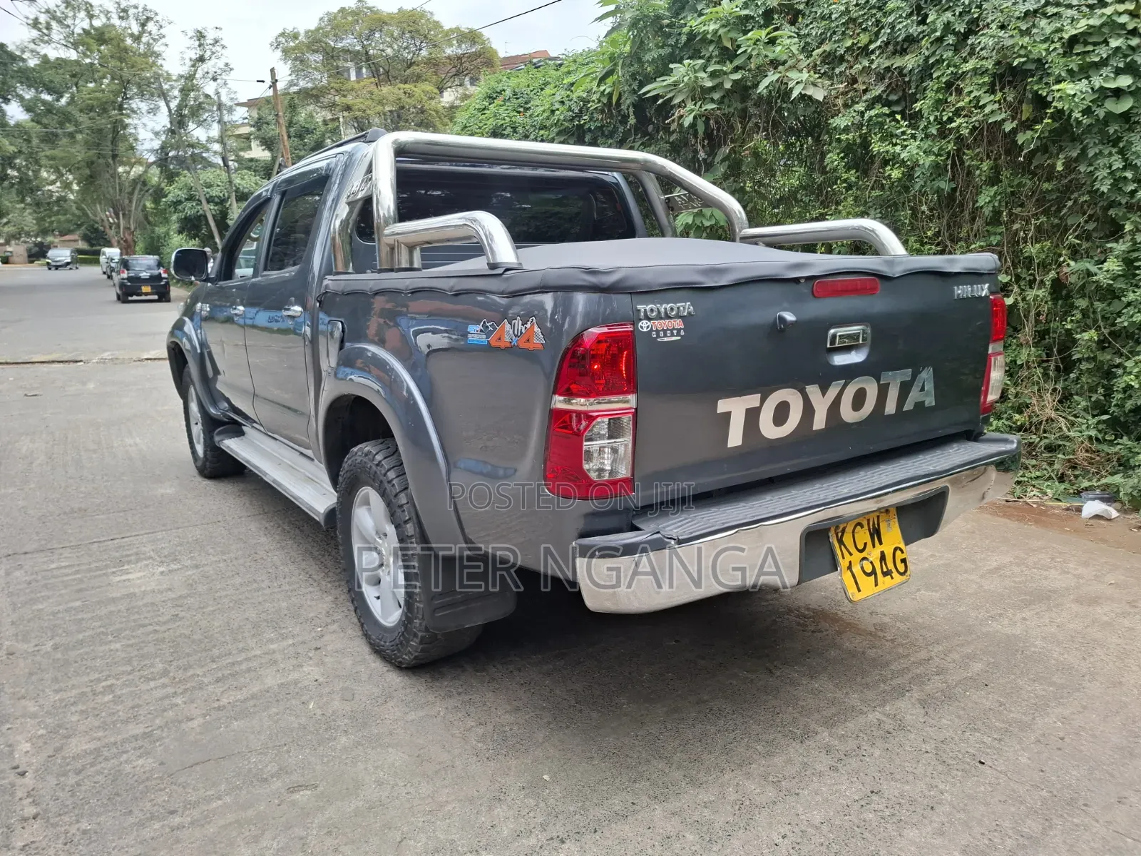 Toyota Hilux 2012 Gray