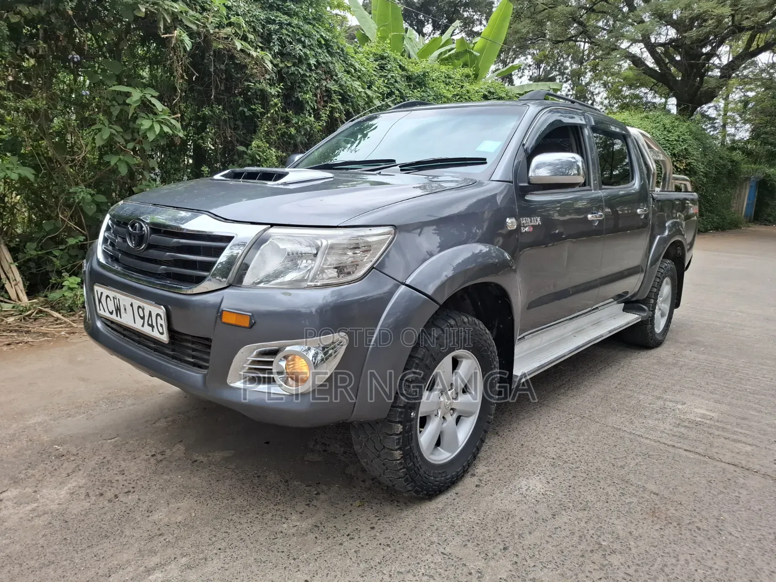 Toyota Hilux 2012 Gray