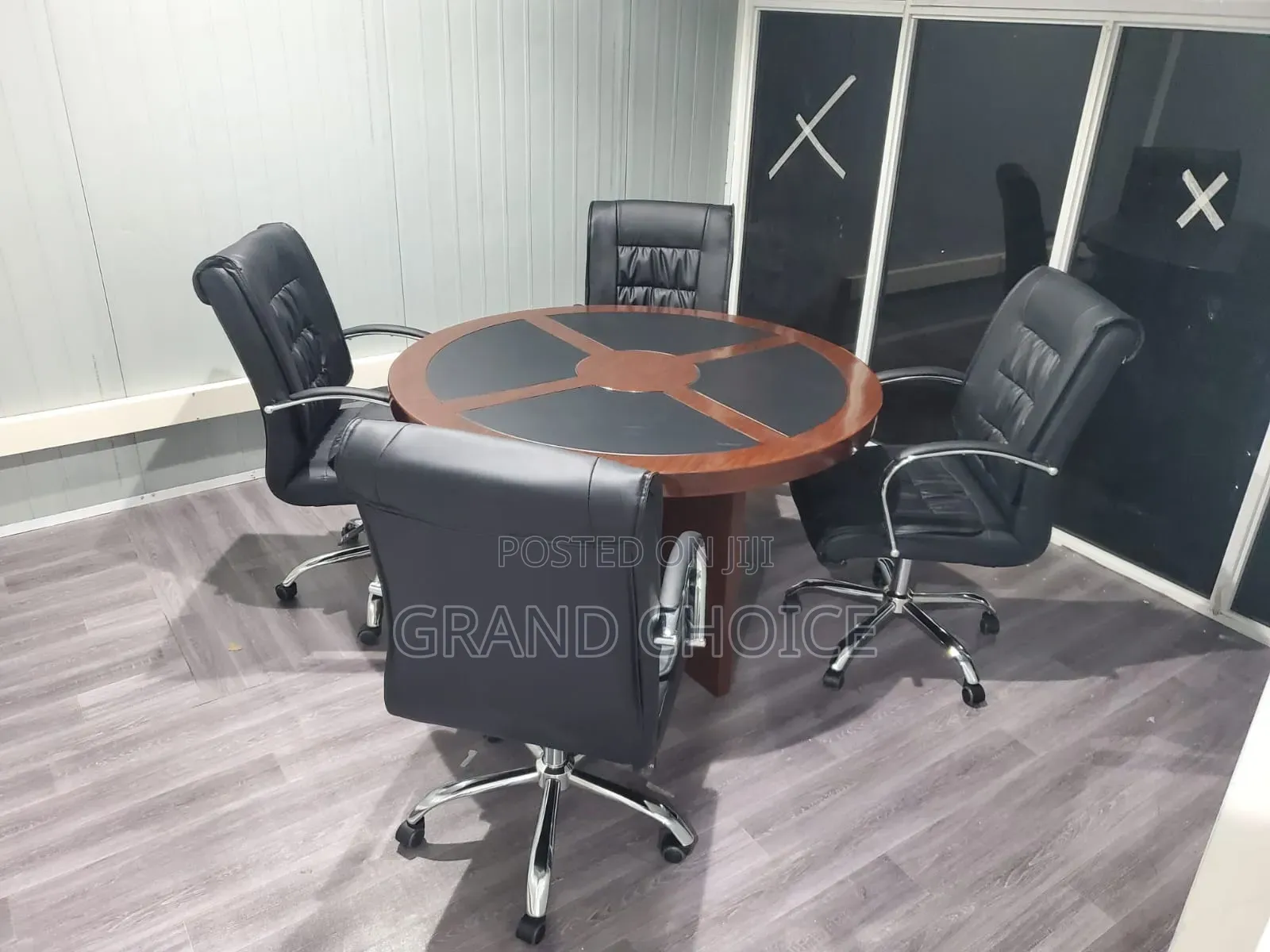 Round 4 Seater Meeting Table
