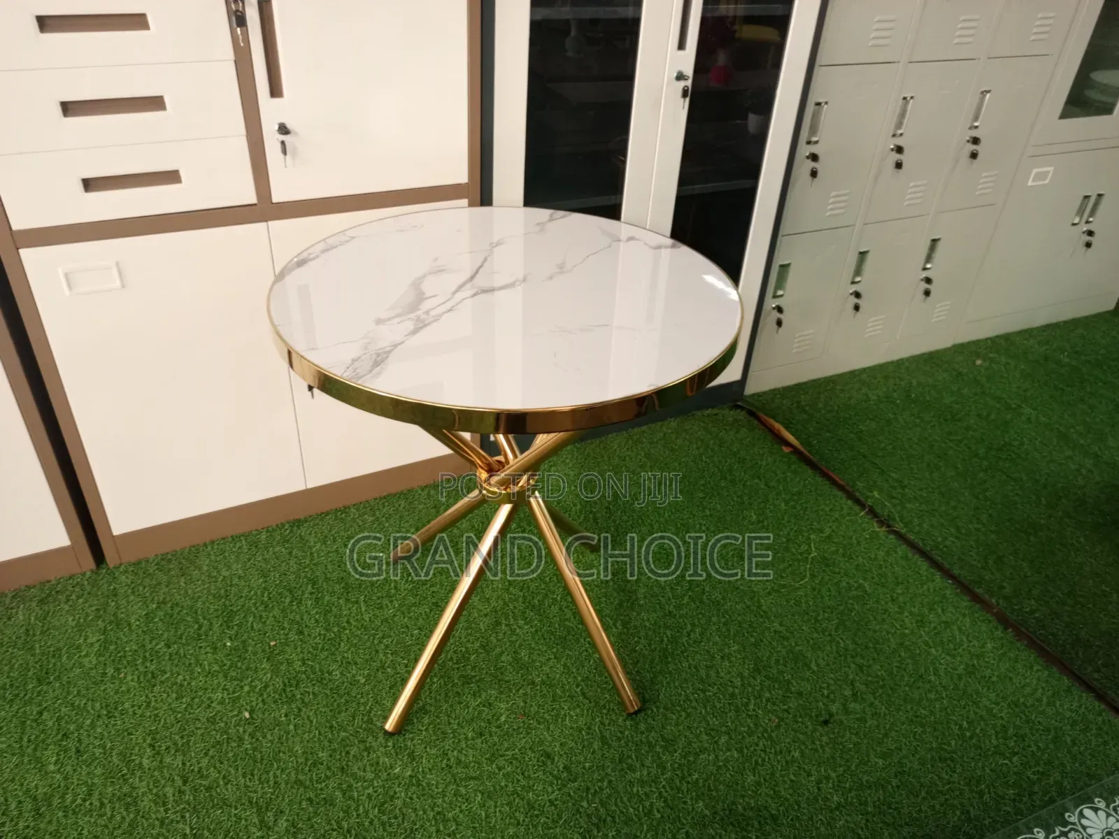Round Dining Table With Marble Effects