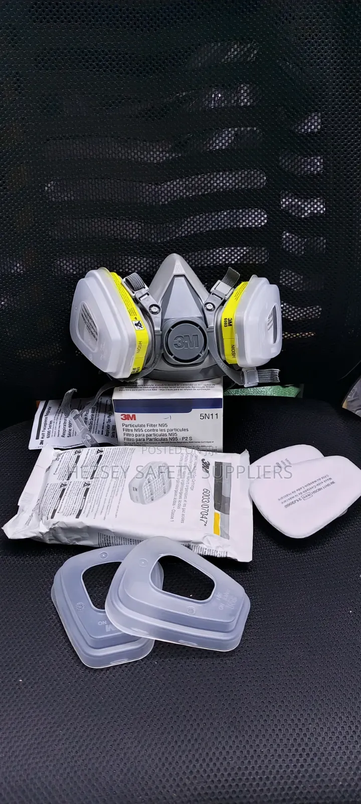 A Complete 3m Half Face Respirator Mask 6200 Series