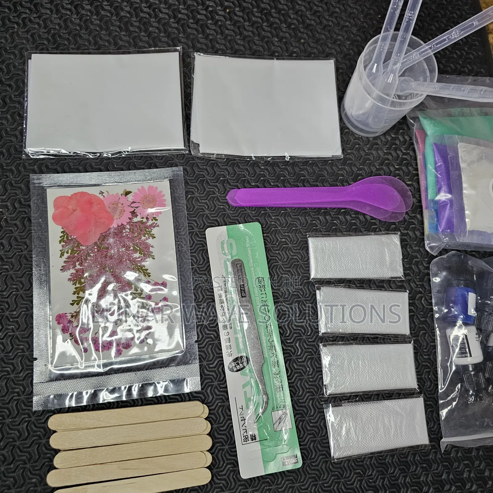 Clear Epoxy Resin and Accessories 1kg