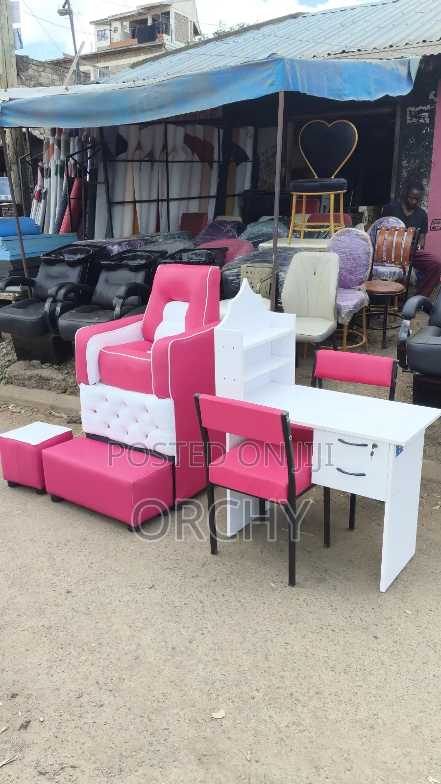 1 Seater Pedicure and Manicure Station.