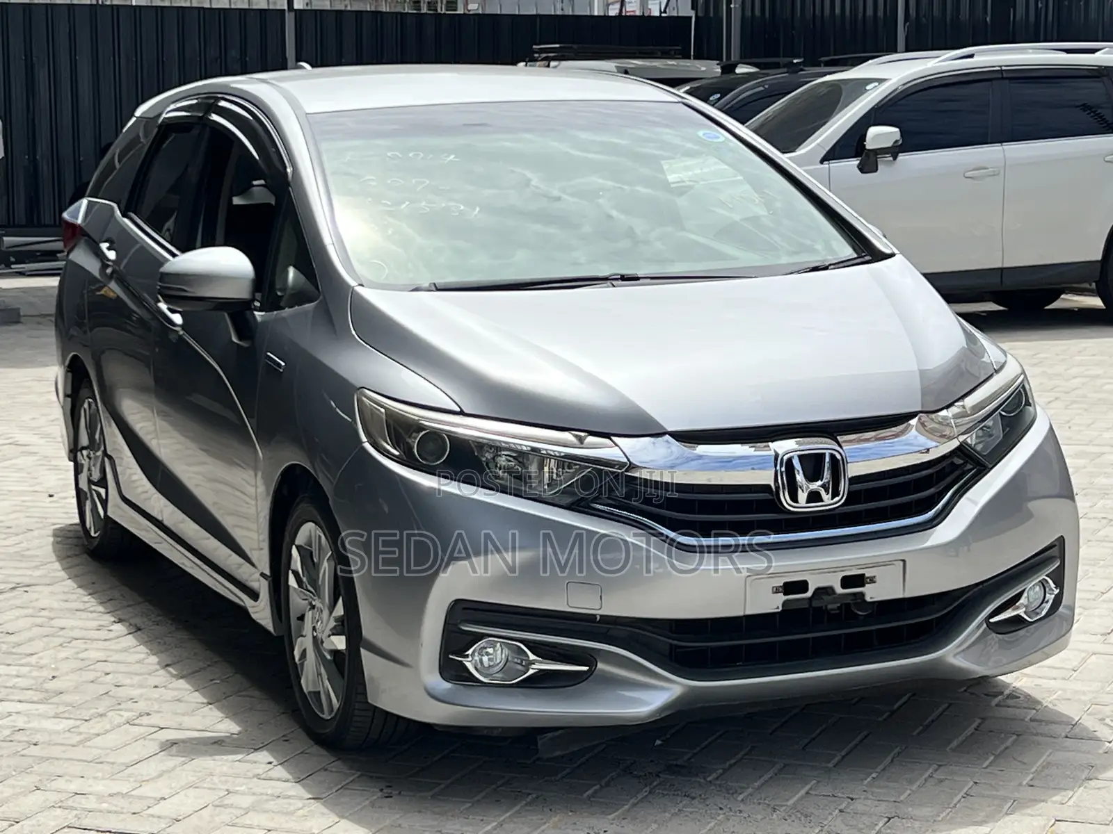 Honda Fit Shuttle 2019 Silver